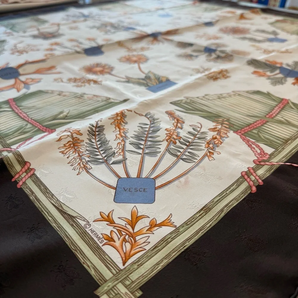 Authentic Hermes Floral Silk Scarf with Botanical Print 90x 90 cm Carre - Picture 5 of 12